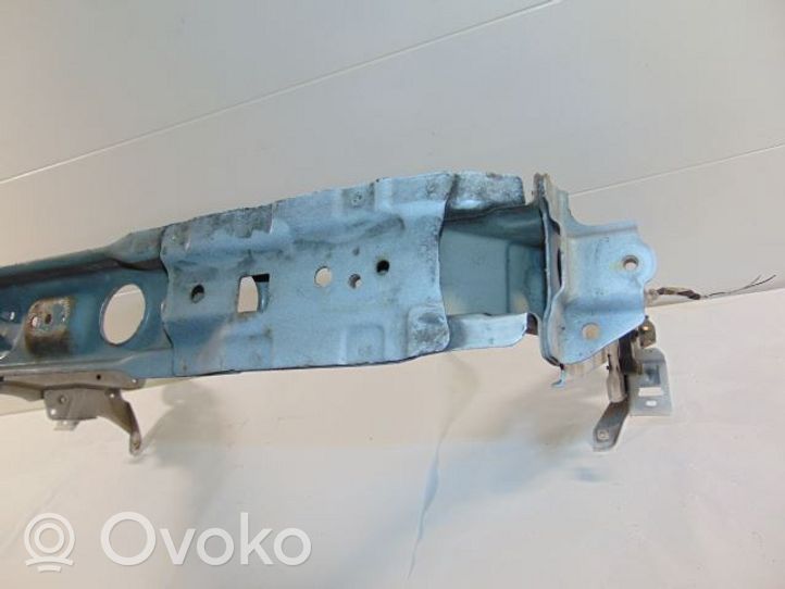 Toyota Avensis T270 Traverse inférieur support de radiateur 5321802010