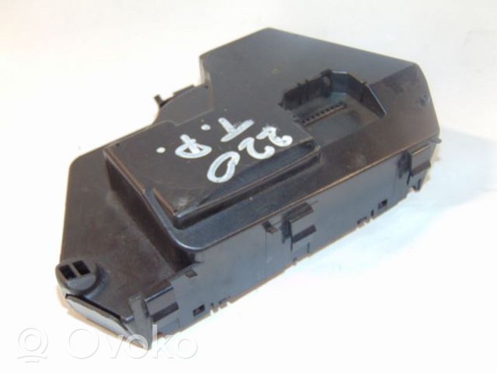 Mercedes-Benz S W220 Seat control module A2208216879