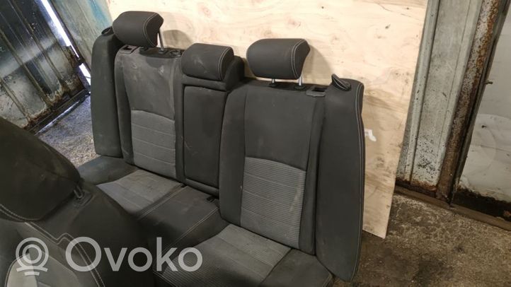Toyota Avensis T270 Set sedili 
