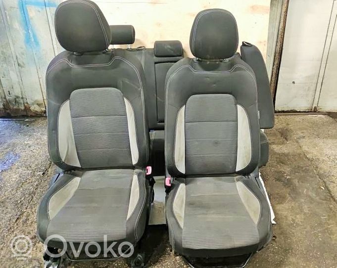 Toyota Avensis T270 Fotele / Kanapa / Komplet 