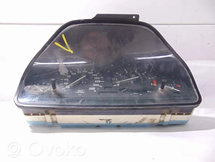 BMW 7 E32 Speedometer (instrument cluster) 62118361830