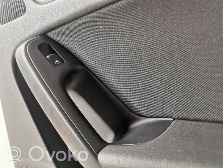 Audi A4 S4 B8 8K Rivestimento del pannello della portiera posteriore 8K0867306