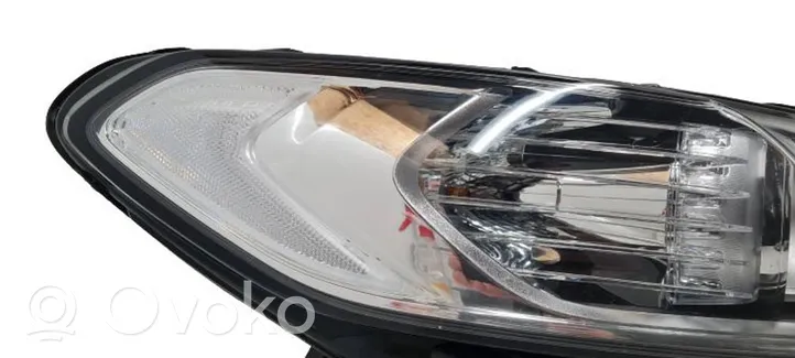 Ford Mondeo MK V Lampa przednia ES73-13W029-GD