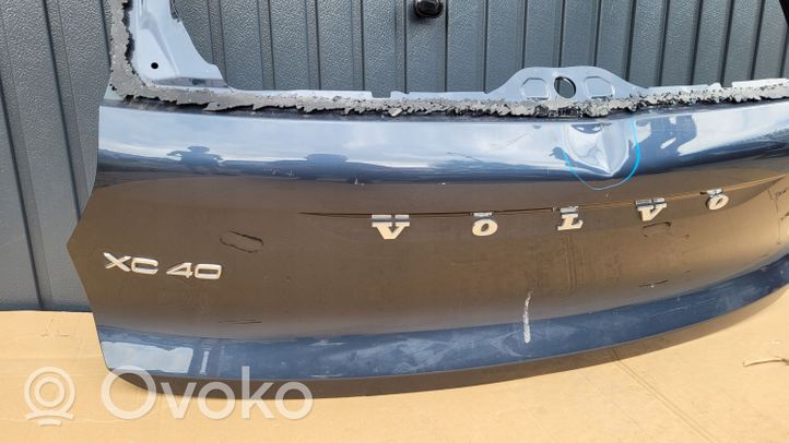 Volvo XC40 Takaluukun/tavaratilan kansi 