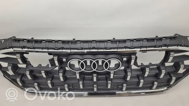 Audi Q8 Etupuskurin ylempi jäähdytinsäleikkö 4M8853651BP