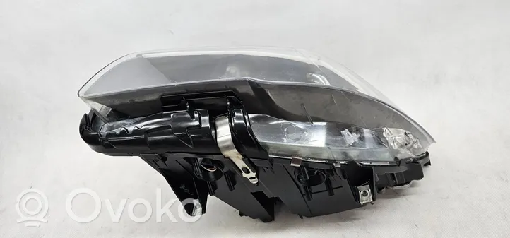 BMW 5 F10 F11 Lampa przednia 7203245