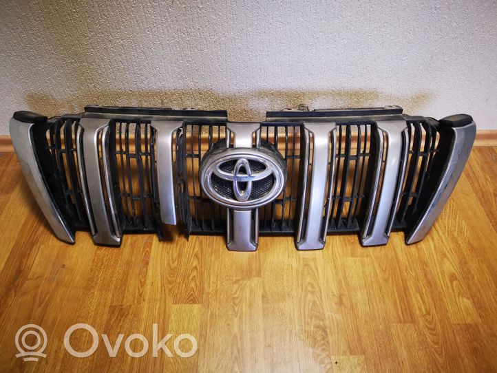 Toyota Land Cruiser (J150) Maskownica / Grill / Atrapa górna chłodnicy 5311160A71