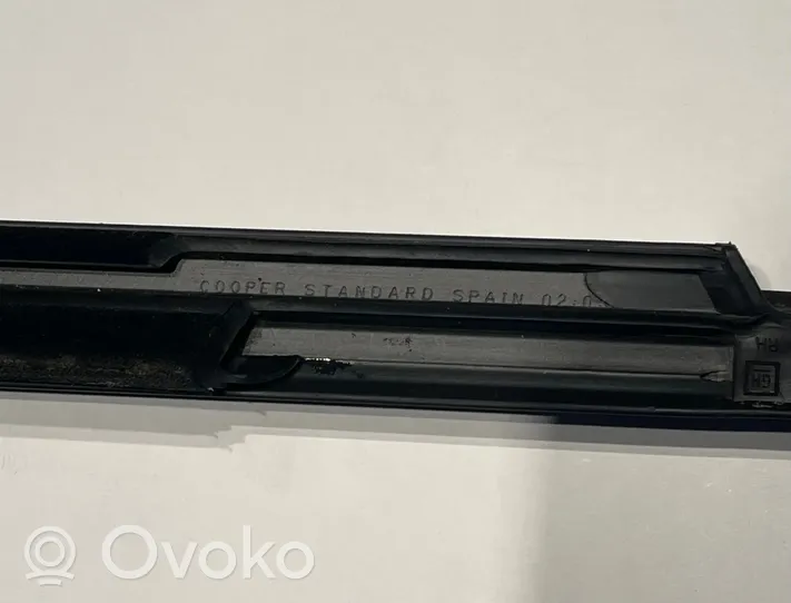 Opel Crossland X Moulures des vitres de la porte arrière 39124059