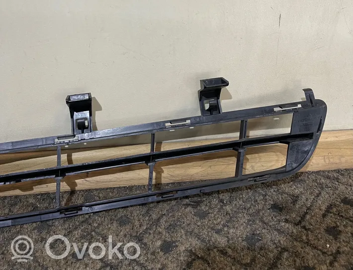 Opel Insignia A Etupuskurin alempi jäähdytinsäleikkö 22787148