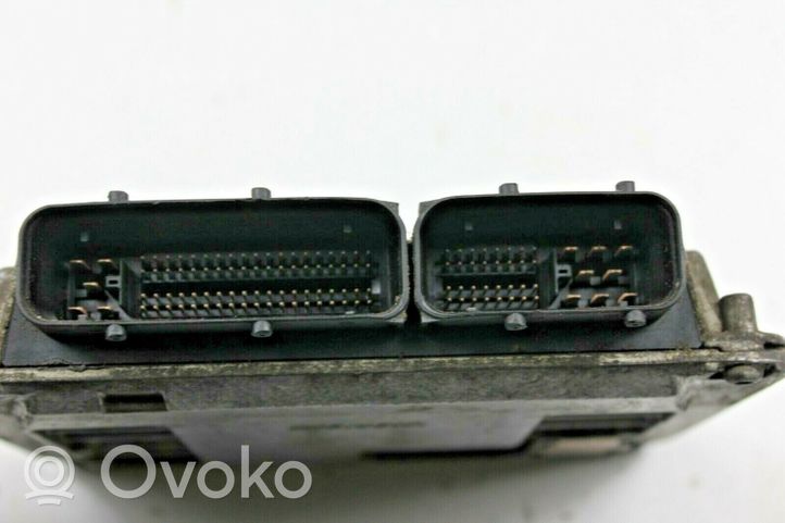 Volkswagen Golf IV Sterownik / Moduł ECU 06A906033BN