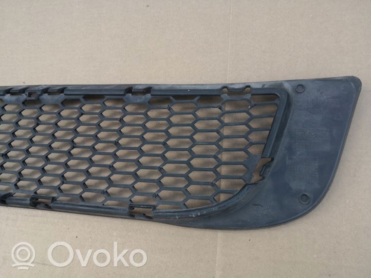 BMW X3 E83 Mascherina inferiore del paraurti anteriore 51113417722