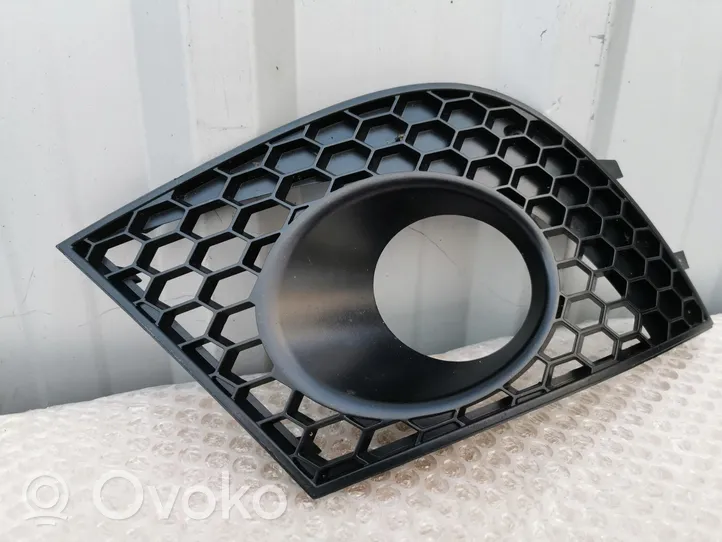 Seat Ibiza III (6L) Grille inférieure de pare-chocs avant 6L6853665A