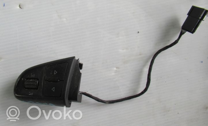 Skoda Octavia Mk2 (1Z) Ohjauspyörän painikkeet/kytkimet 1Z0920843S