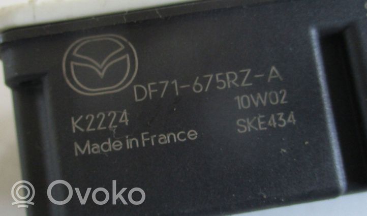 Mazda 6 Oven keskuslukituksen ohjausyksikön moduuli DF71675RZA