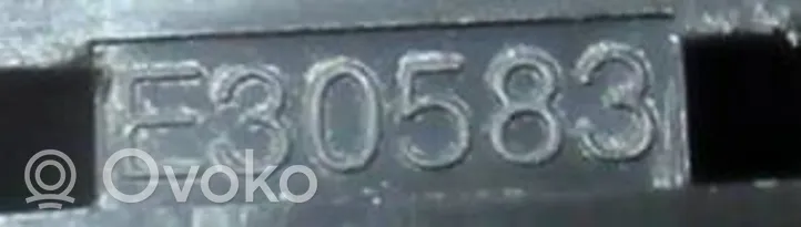 Ford Ka Kita panelės detalė E30583