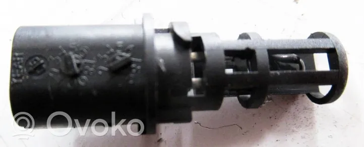 Opel Astra H Intake air temperature sensor 