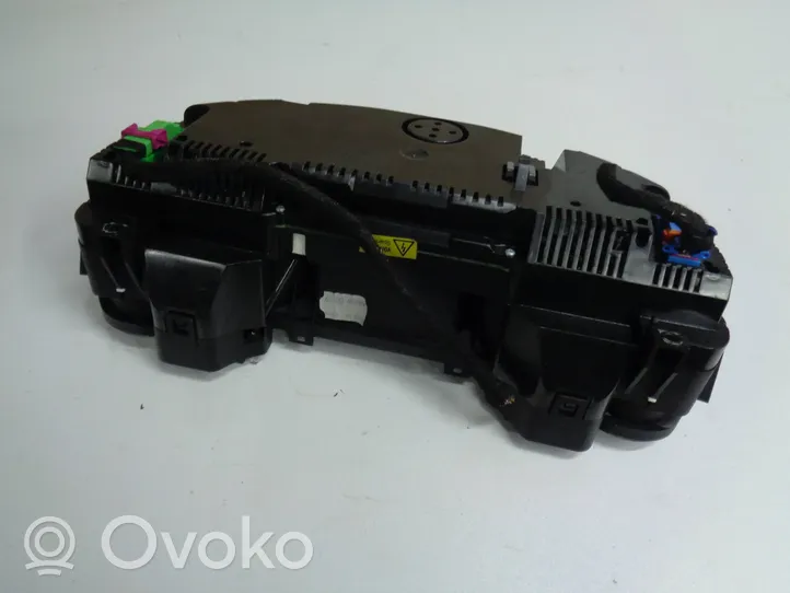 Seat Exeo (3R) Tachimetro (quadro strumenti) 3R0920830H