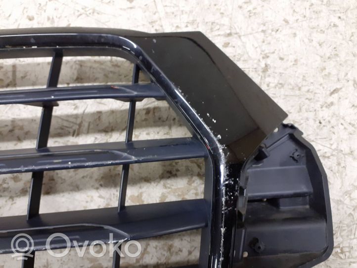 Audi Q3 8U Front bumper upper radiator grill 8U0853653M