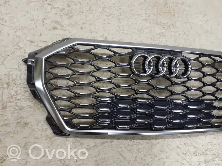 Audi Q3 F3 Grille calandre supérieure de pare-chocs avant 83F853651A