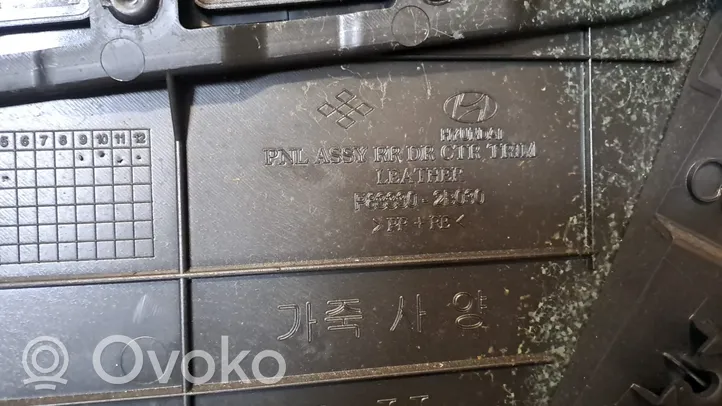 Hyundai Santa Fe Takaoven verhoilu P833302B030