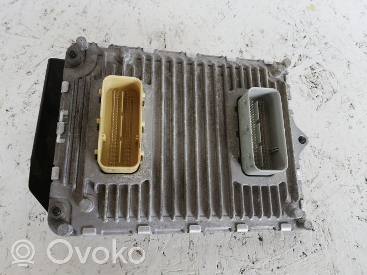 Dodge Challenger Calculateur moteur ECU P05150869AD