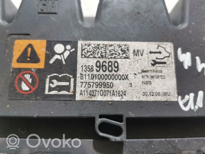Opel Meriva B Airbag control unit/module 13589689