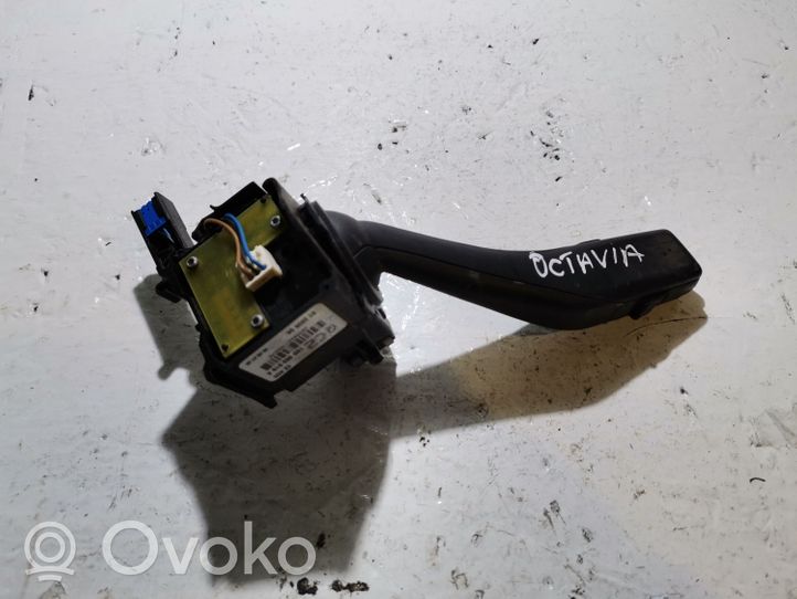 Skoda Octavia Mk2 (1Z) Ramię wycieraczki lampy przedniej 1K0953519A