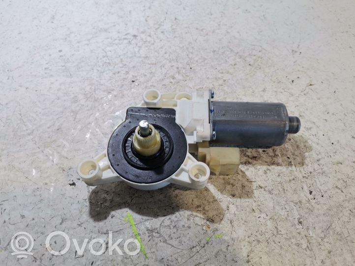 Dodge Grand Caravan Moteur de lève-vitre de porte avant 0130821471