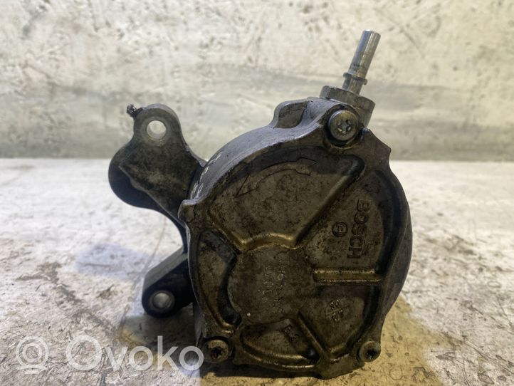 Ford Mondeo MK IV Pompe à vide D1651C2