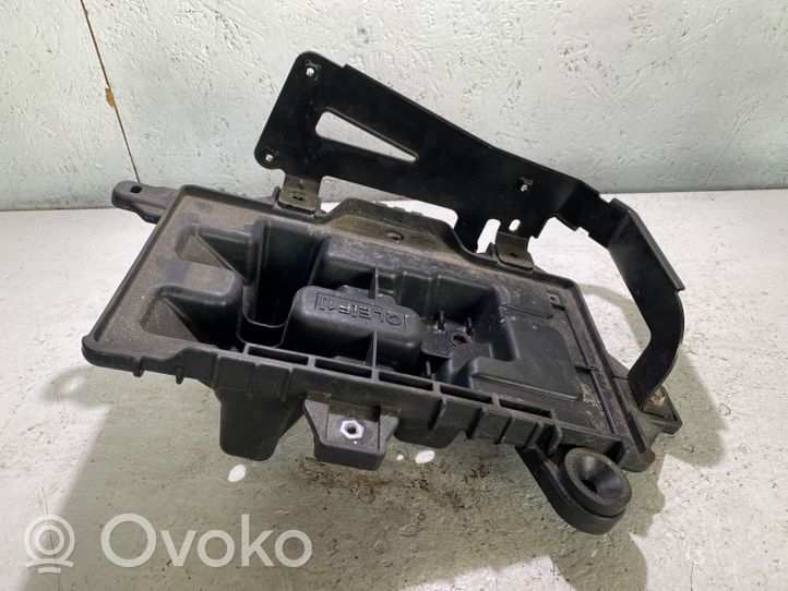 KIA Sportage Boîte de batterie 37150-F1500