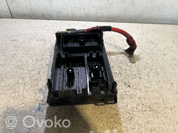 Opel Astra J Module de fusibles 13343765