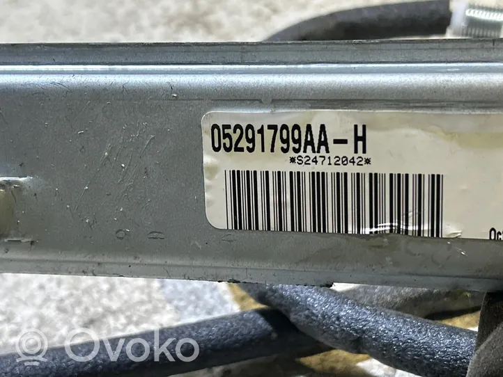 Jeep Patriot Elektryczny podnośnik szyby drzwi przednich 05291799AA