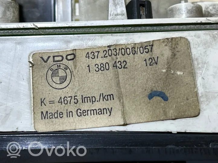 BMW 5 E28 Tachimetro (quadro strumenti) 1380432