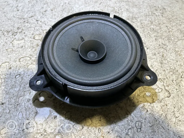 Nissan Qashqai Enceinte de porte arrière 