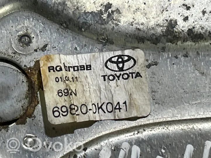 Toyota Hilux (AN10, AN20, AN30) Silniczek podnośnika szyby drzwi przednich 857200K010