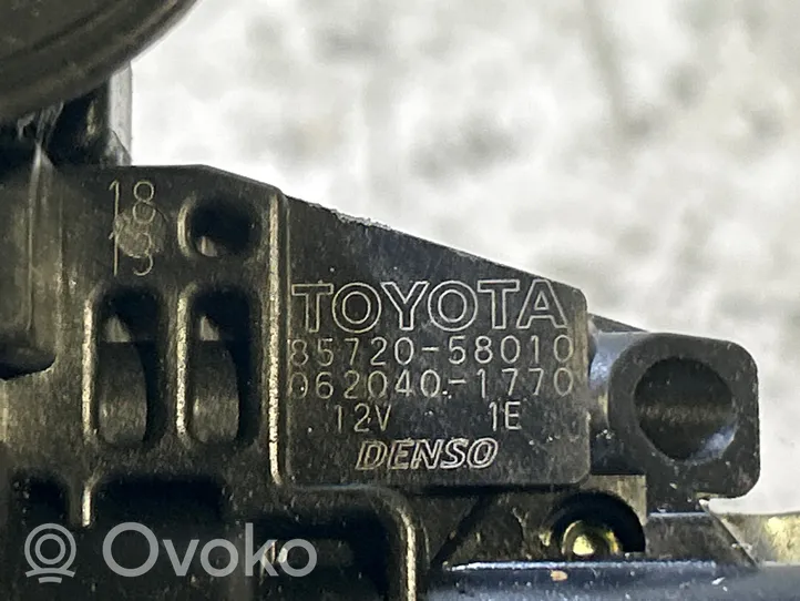 Toyota Land Cruiser (J120) Aizmugurē loga pacēlāja motoriņš 8572058010