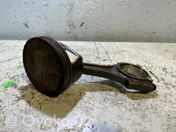 Dodge Challenger Piston with connecting rod 