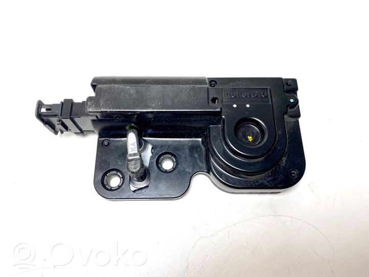 Volkswagen Touareg I Loading door lock 7L0827511C