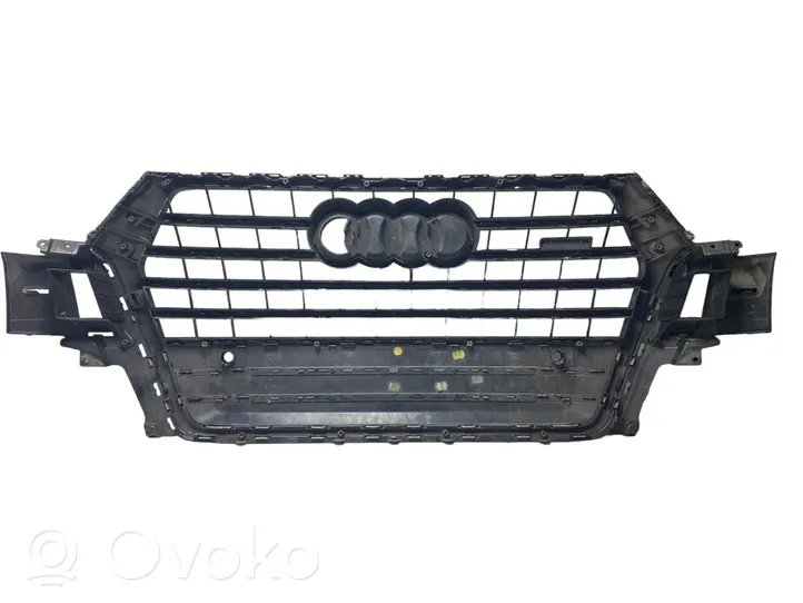 Audi Q7 4M Griglia superiore del radiatore paraurti anteriore 4M0853651