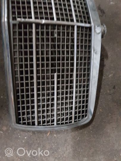 Mercedes-Benz S W126 Maskownica / Grill / Atrapa górna chłodnicy 