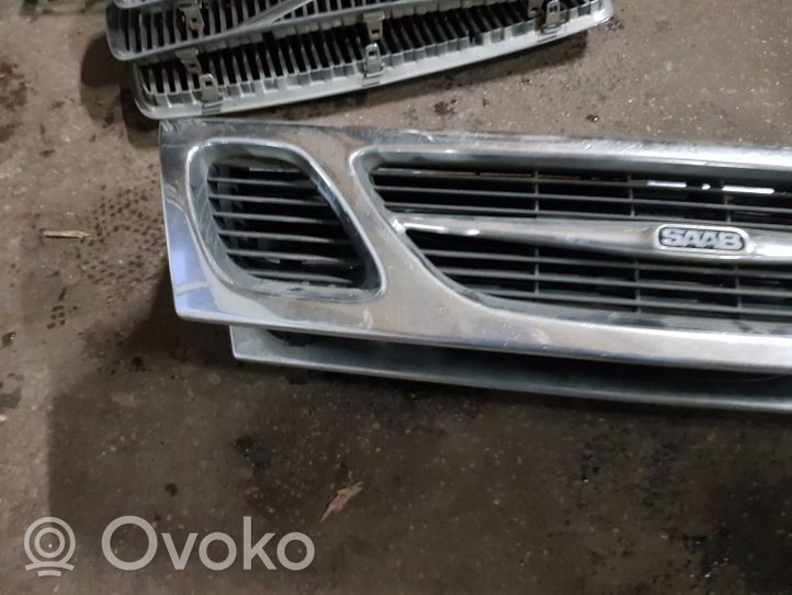 Saab 900 CD Grille calandre supérieure de pare-chocs avant 4240867