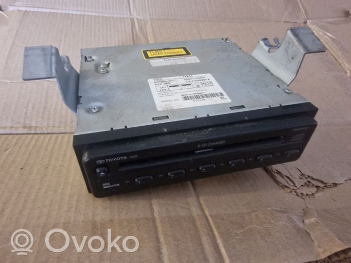 Toyota Avensis T250 CD/DVD keitiklis 0860100907