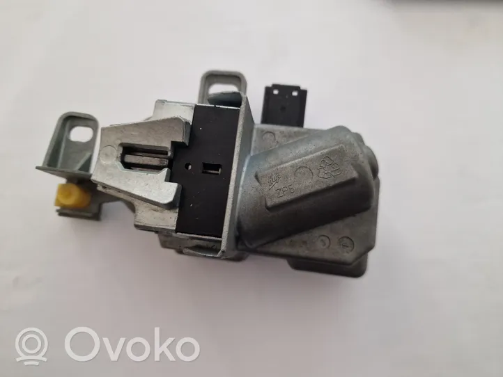 Volvo S40 Steering wheel lock P31340733