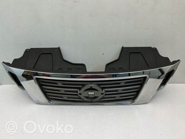 Nissan NP300 Grille calandre supérieure de pare-chocs avant 623104KJ0C