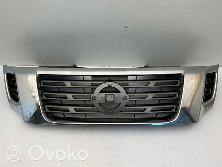 Nissan NP300 Grille calandre supérieure de pare-chocs avant 623104KJ0C