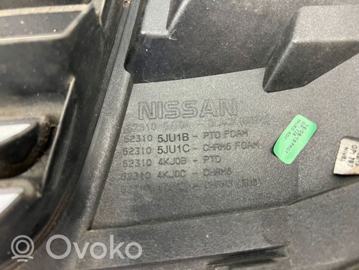 Nissan NP300 Etupuskurin ylempi jäähdytinsäleikkö 623104KJ0C