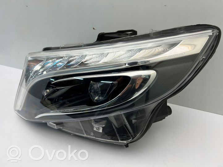 Mercedes-Benz V Class W447 Lampa przednia A4479061401