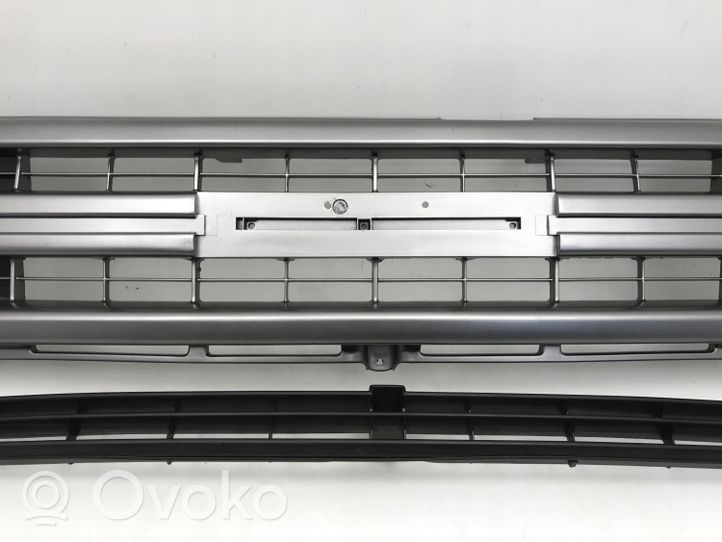 Toyota Hilux (N80, N90, N100, N110) Maskownica / Grill / Atrapa górna chłodnicy 5311189132A1