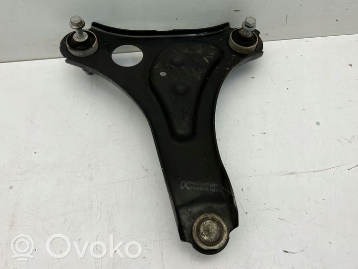 Renault Twingo III Braccio di controllo sospensione anteriore inferiore/braccio oscillante 545049600R