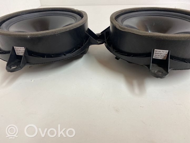 Lexus UX Altavoz de la puerta delantera 8616076130